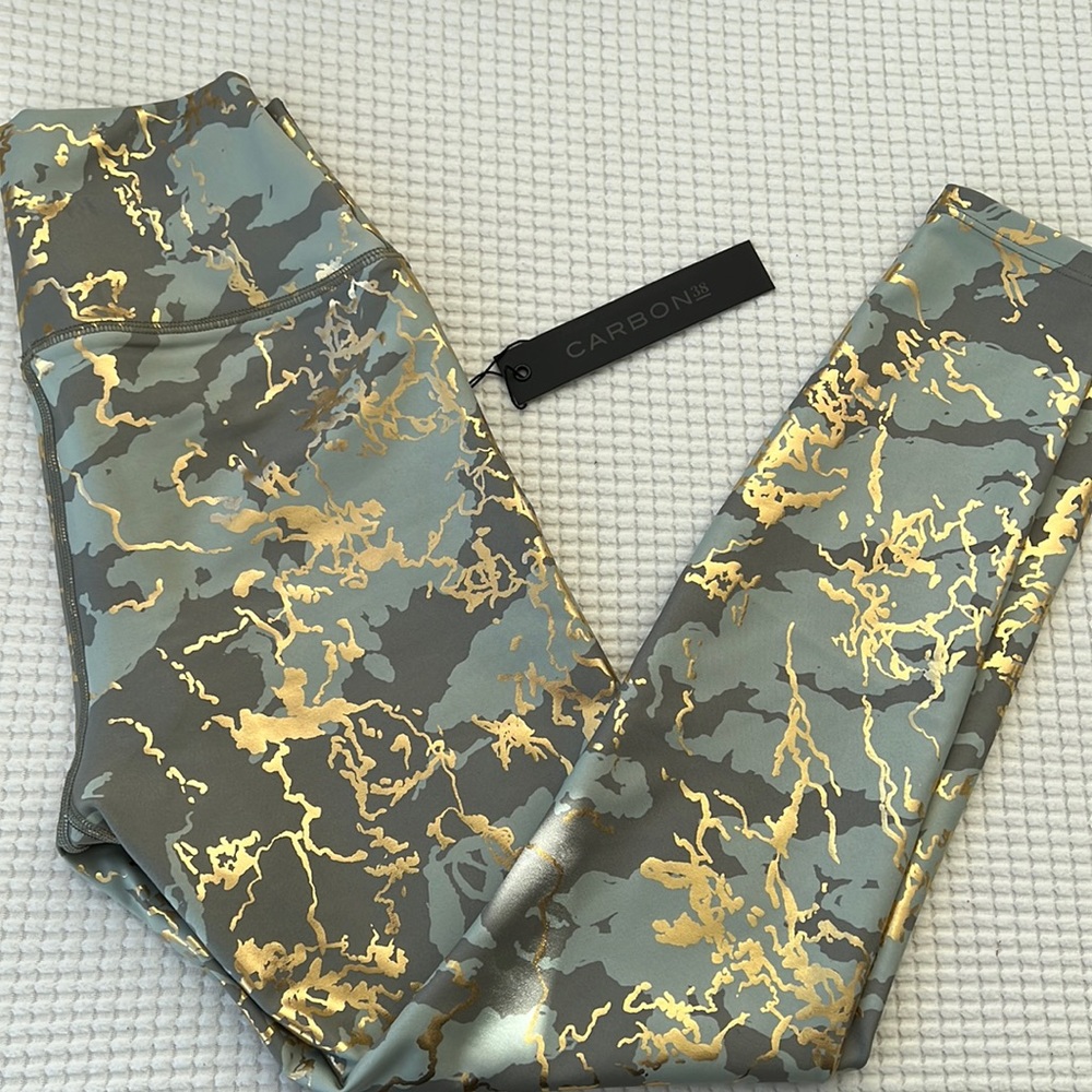 BRAND NEW CARBON38 LEGGINGS!